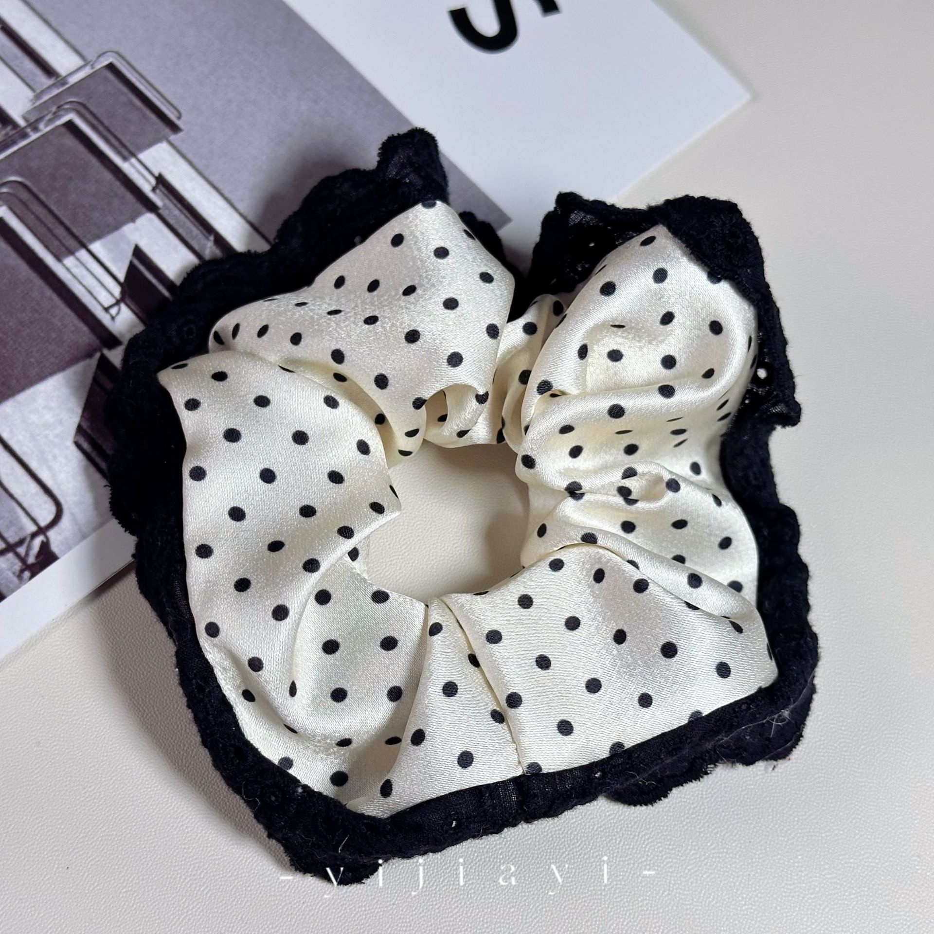 70#흰색 바탕에 물방울 무늬 대장 원