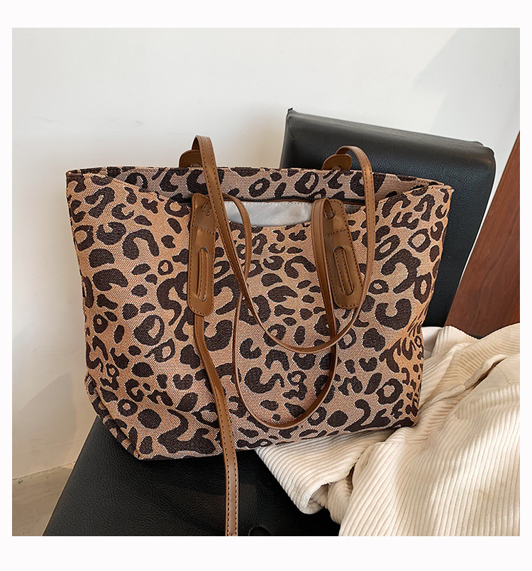 Big Bag Womens Bag 2021 New Fashion Leopard Print SpecialInterest Shoulder Bag Large Capacity Versatile Class Commuter Totepicture10