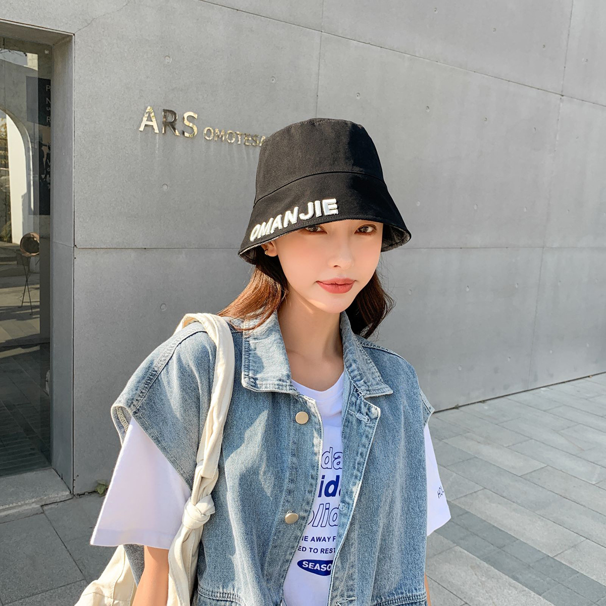 Korean Fashion Embroidered Letter Bucket Hat display picture 2