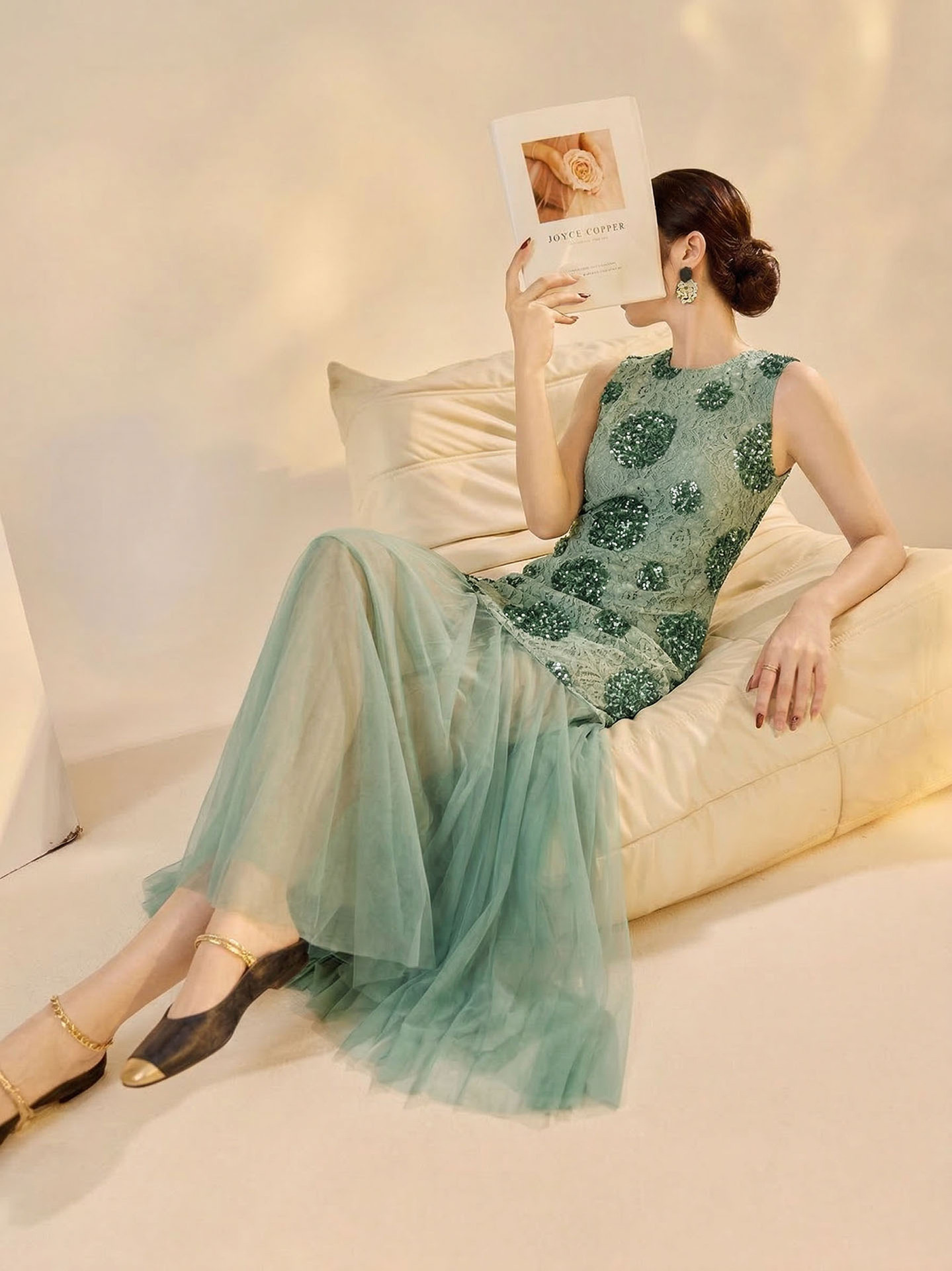 Váy maxi không tay họa tiết hoa nhỏ phối sequin lấp lánh phong cách tân Trung Hoa — Xanh lá cây nhạtcolor