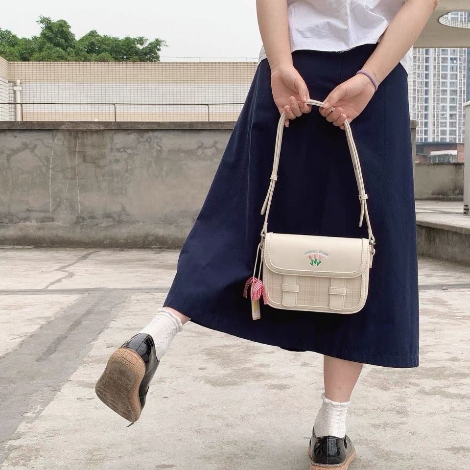 2021 년 여름 새로운 귀여운 캠브리지 가방 언더암 토푸 백 센스 크로스 바디 숄더 백 여성용 언더암 백 홍지