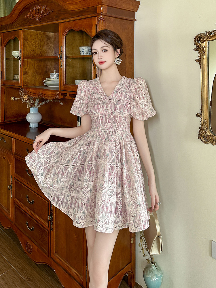 Đầm maxi nữ thắt eo cổ chữ V tay phồng họa tiết hoa nhí — Hồng tử