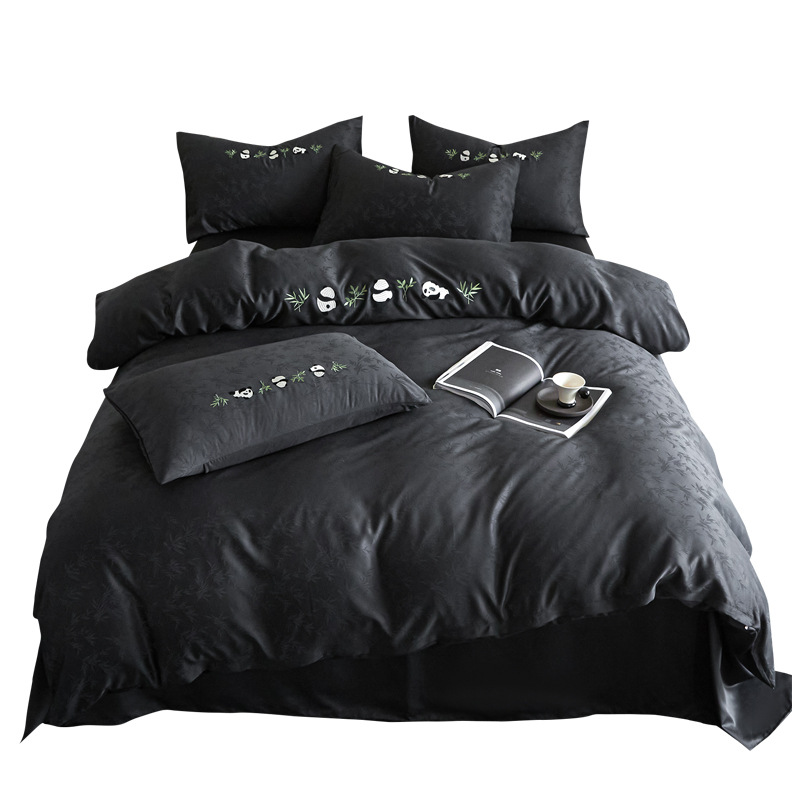 Cama de seda de hielo de cuatro piezas de dibujos animados 2025 nuevas sábanas, fundas de edredón, ropa de cama de dormitorio de tres piezas, transpirable y cómoda