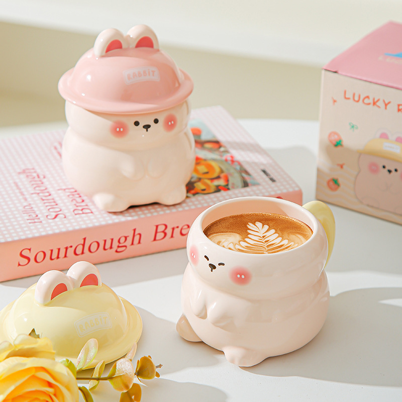 Dibujado a mano encantador conejo tridimensional taza de marca creativa regalo de cumpleaños taza de cerámica de dibujos animados estudiantes con taza de agua cubierta