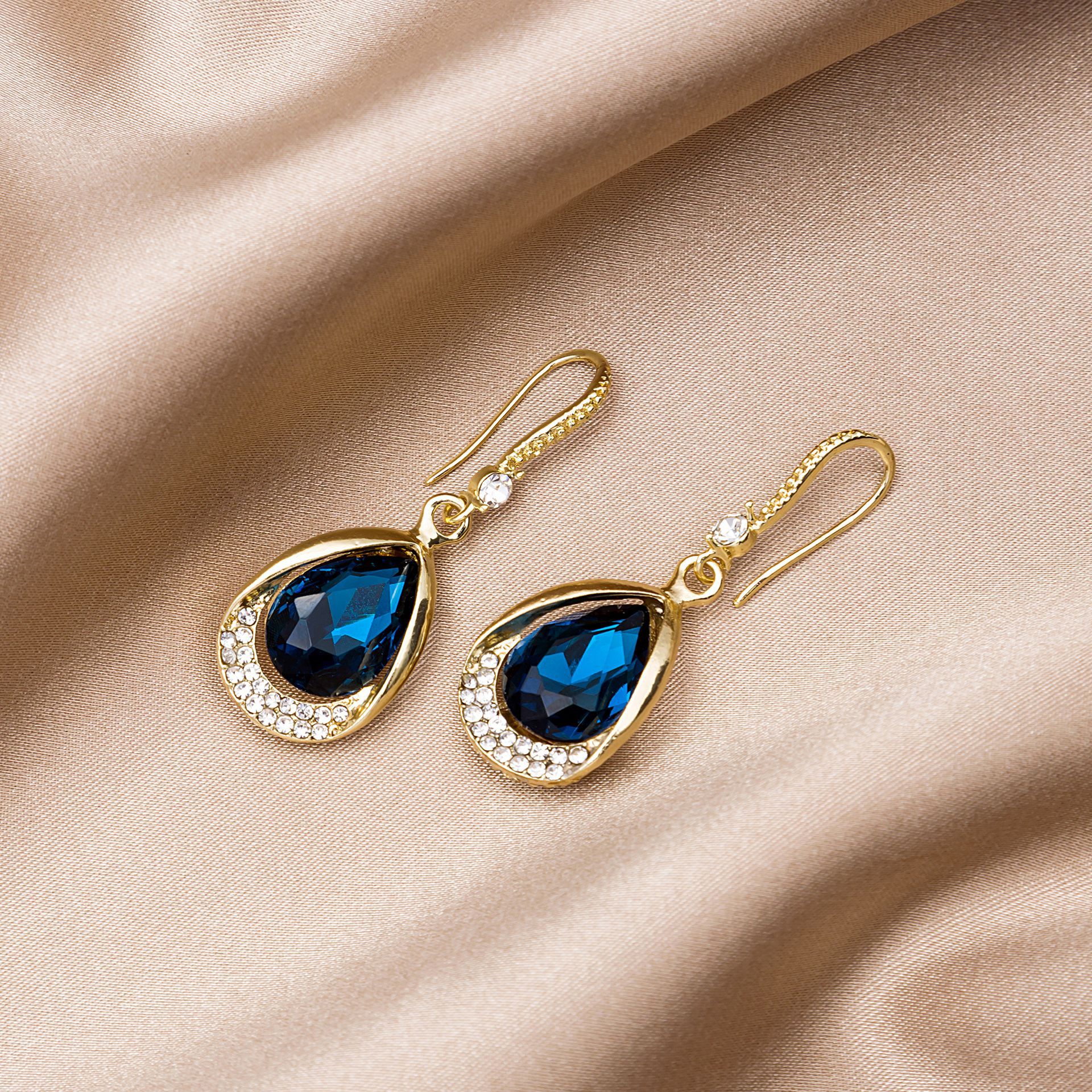 Earring Image 4