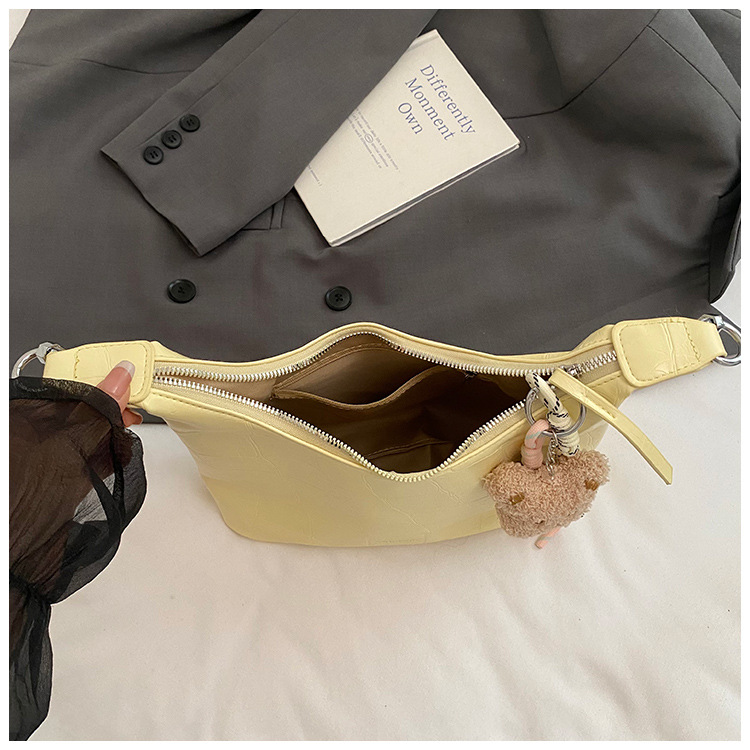 In the summer of 2025, crossbody bags, women's bags, single-shoulder bags, versatile casual bags, sports underarm bags, soft leather bags, dumplings, and women's bags undefined