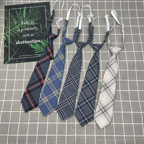 Wholesale spring and summer earth color JK tie student brown Japanese and Korean style short small bow tie free of charge