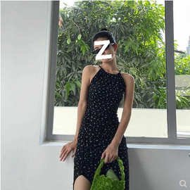 法式性感挂脖吊带裙2025夏季新款心机开叉黑色碎花连衣裙女图片色