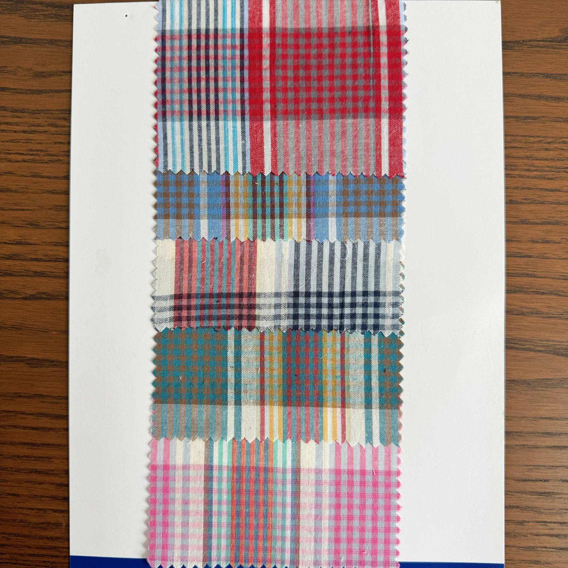 厂家现货直发 32支涤棉格子面料