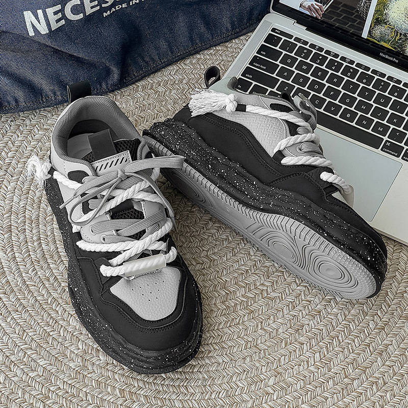 Grayish black / 39