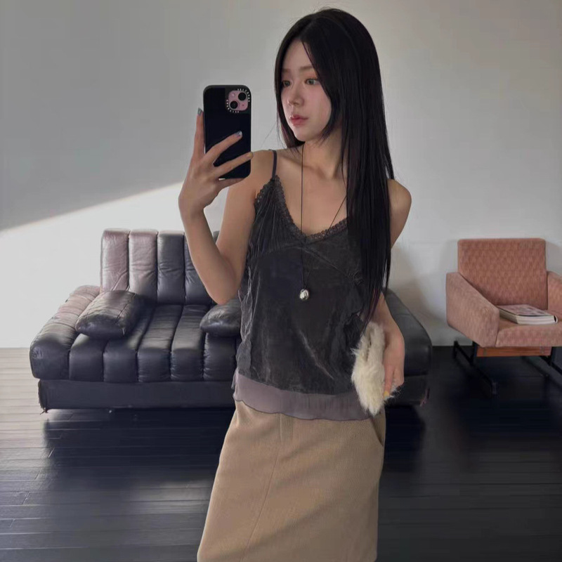 Clearance Sale, No Returns or Exchanges. 2026 Spring New Korean Style Elegant Solid Color Sweet Lace V-Neck Slimming Velvet Camisole Top