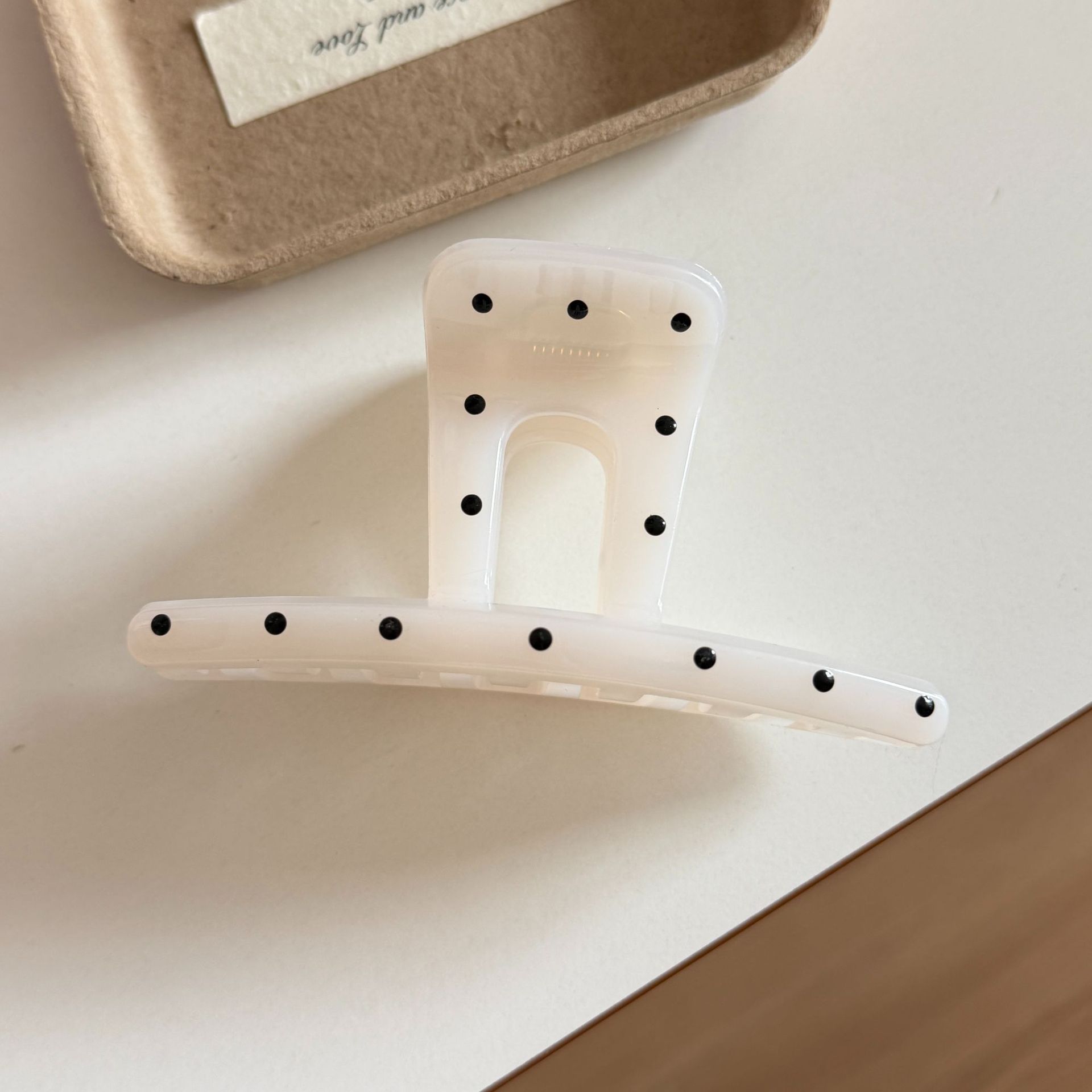Jelly white polka dot word