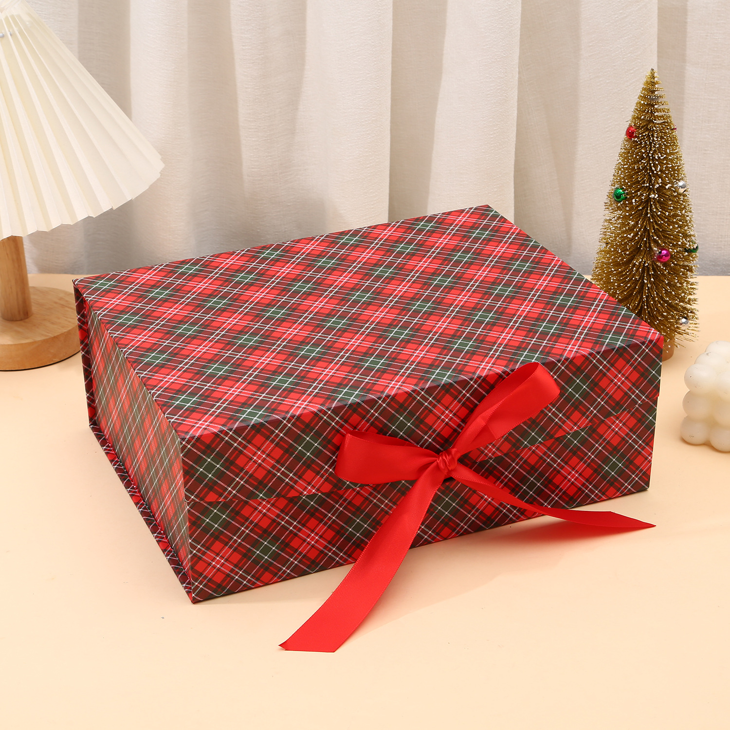 Caja de regalo de Navidad explosiva de Amazon Caja de embalaje de regalo de Navidad Caja de regalo de succión magnética de lazo de una pieza al por mayor