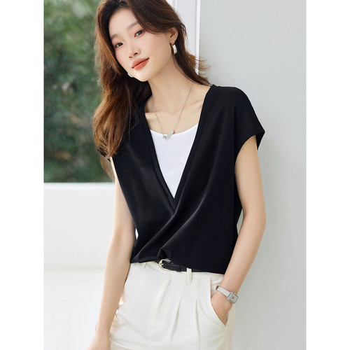 Stylish mock two-piece layered T-shirt for 2025 summer, new summer cool minimalist V-neck top T-shirt