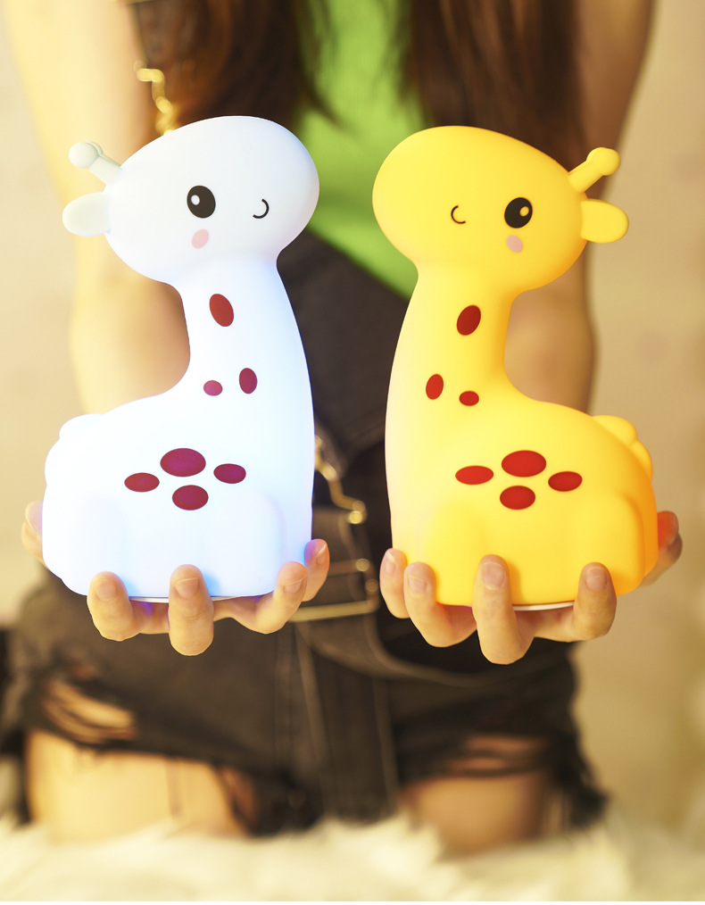 Giraffe Pat Nachtlampje Lichtgevend Speelgoed Creatief Cadeau Nachtlampje voor Naast het Bed Pat Nachtlampje Cartoon_voghion.com