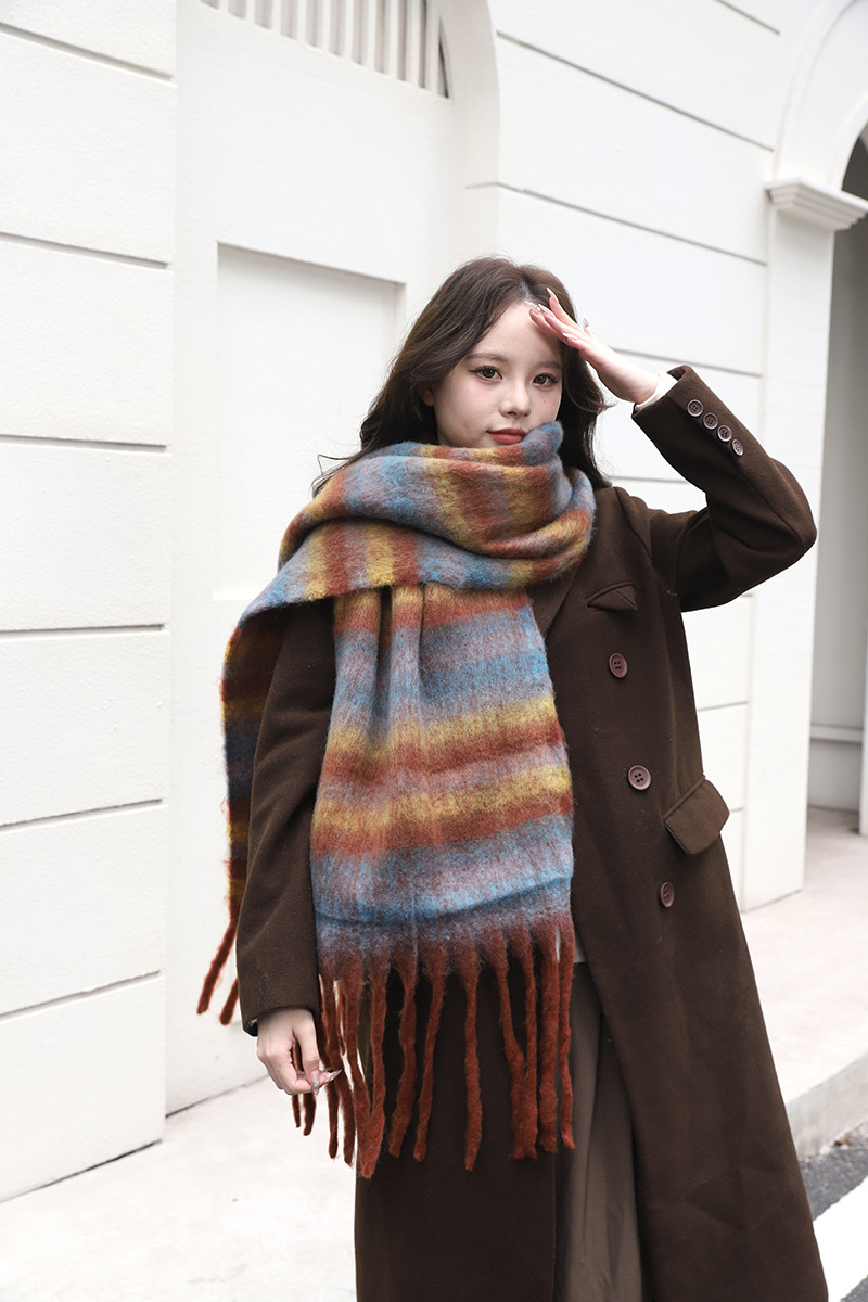 2024 autunno inverno nuova atmosfera sciarpa spessa in mohair, calore di alta qualità, cappotto versatile da uomo e da donna con strisce_voghion.com