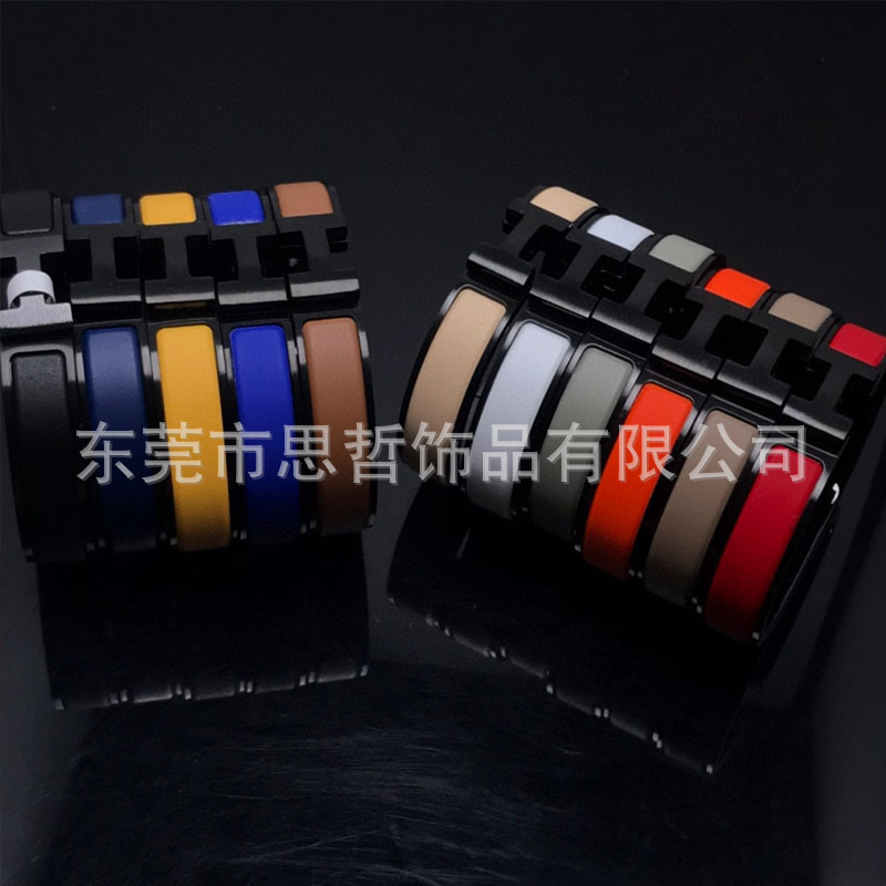 Fábrica directa europea y americana esmalte negro Guerrero pulsera fábrica al por mayor titanio acero Pulsera original diseño luz lujo accesorios femeninos