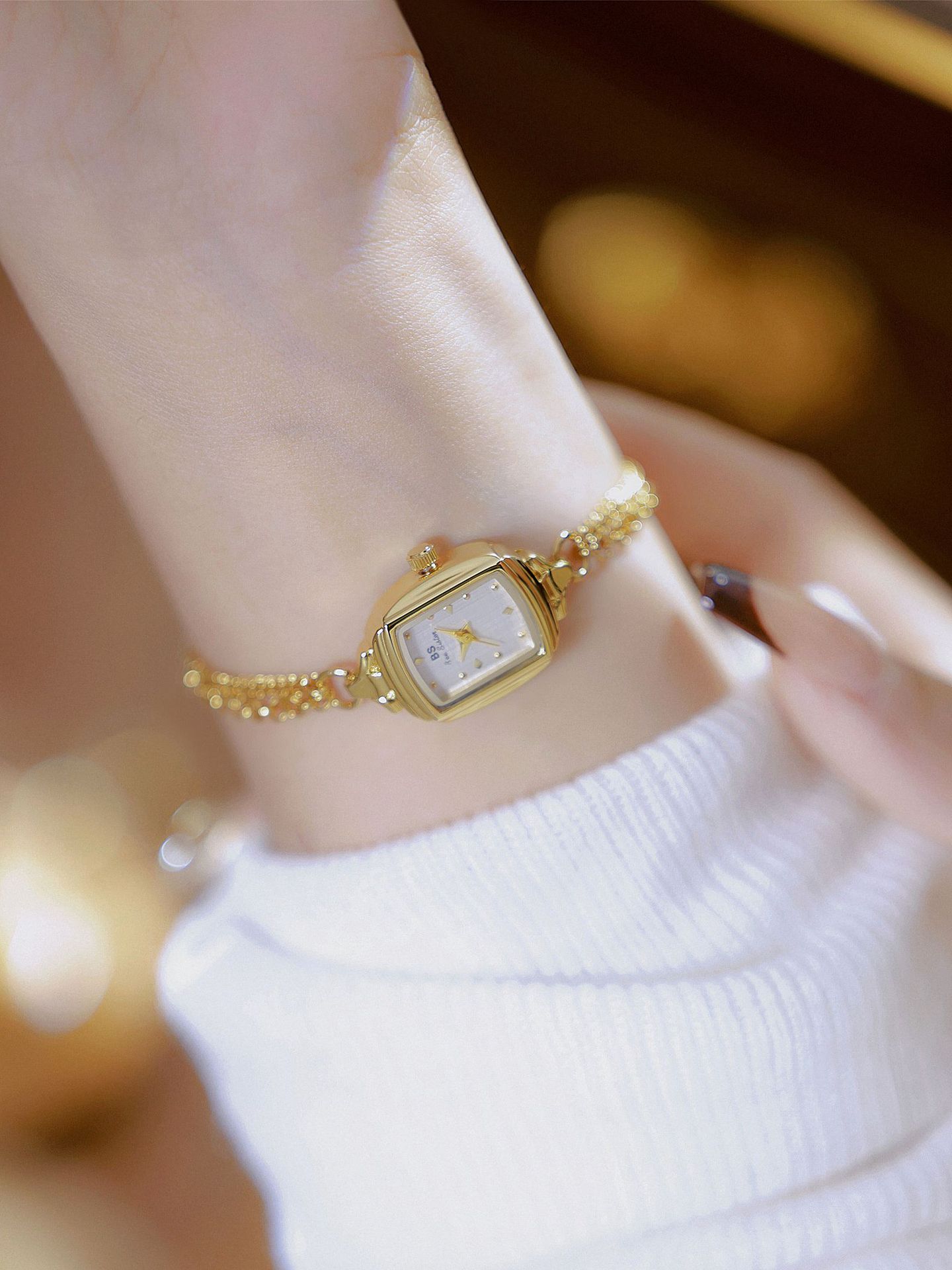 30g Weight Tempered Glass Mirror Material Alloy Strap Material Watch Classification Pointer Display Type Jewelry Buckle Buckle Style Square Dial Shape Casual, Daily Occasion Quartz Movement Solid Color Pattern Women's Gender Elegant Style Elegant Solid Color Jewelry Buckle Quartz Watch Women's Watches 12