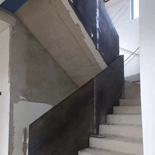 别墅钢板扶手订制侧挂钢结构栏杆弧形旋转楼梯钢槽玻璃楼梯栏杆