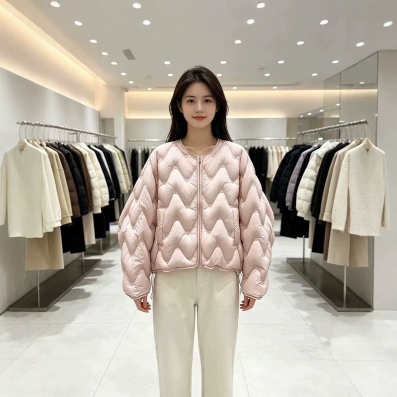 High-end 90% white duck down women's short down jacket, round neck, wave quilted, loose fit, suitable for petite individuals, versatile for autumn and winter commuting