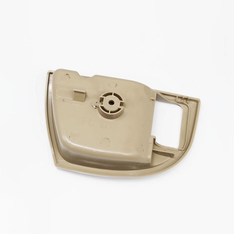 826112B000 is suitable for the interior door handle panel of Hyundai Santa Fe 2007-2012