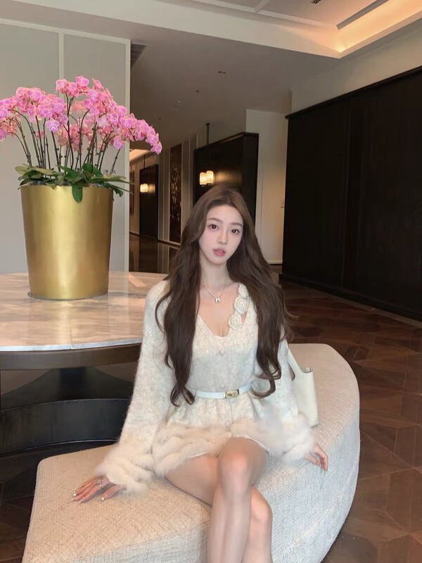 网红同款轻奢感矜贵狐狸毛皮草重工亮丝V领针织开衫女洋气时髦|undefined