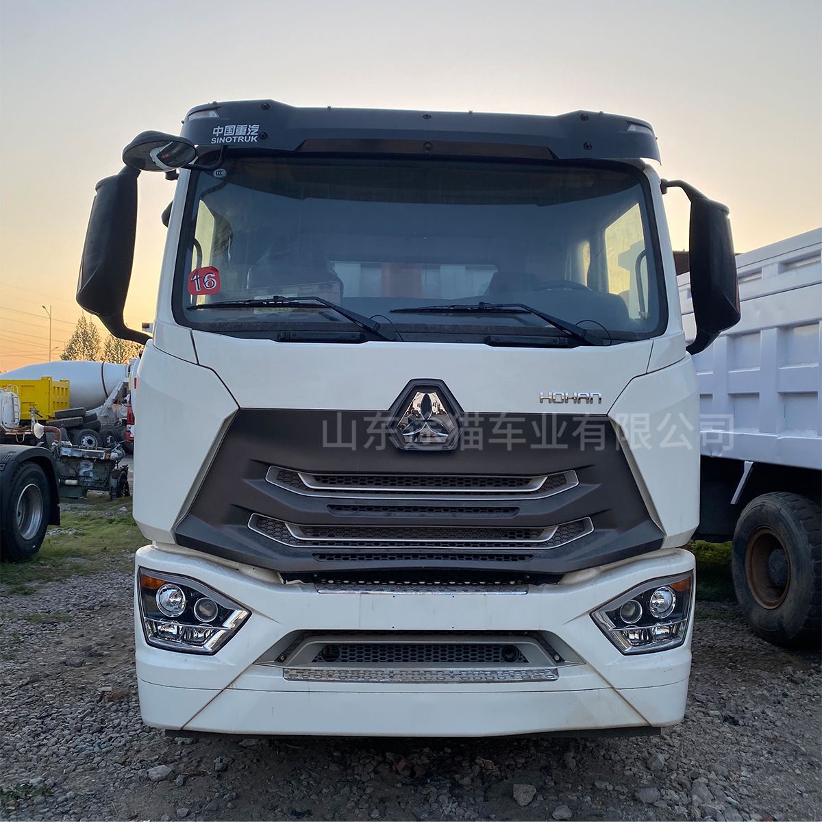 Haohan J5G Eight-Wheel Dump Truck for Construction Site Waste Transport, Diesel-Powered Dump Truck for Earthmoving, Manufacturer's Truck