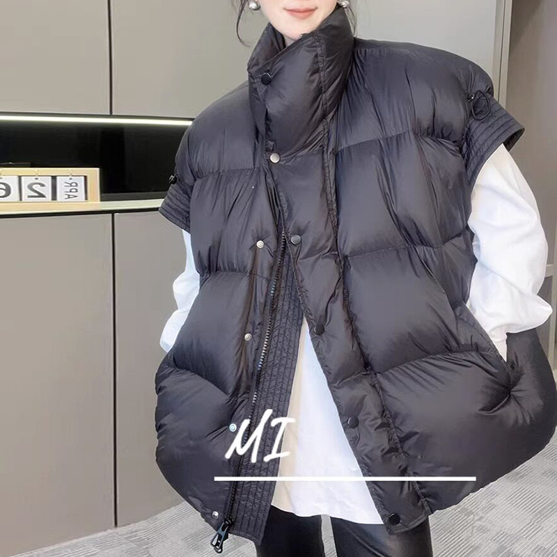 American-Style Oversized 90% White Duck down Vest for Women, Outerwear, 2026 Autumn and Winter Fashion, Loose Fit, Body-Covering, Warm Vest, Trendy American-Style Oversized 90% White Duck down Vest for Women, Outerwear, 2026 Autumn and Winter Fashion, Loose Fit, Body-Covering, Warm Vest, Trendy