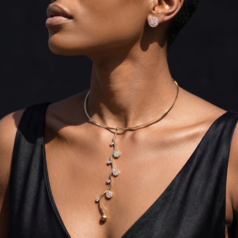 Tina Europa y los Estados Unidos de acero inoxidable transfronterizo en forma de Y collar largo ligero de lujo con diamantes llenos de amor collar de hueso de serpiente plano