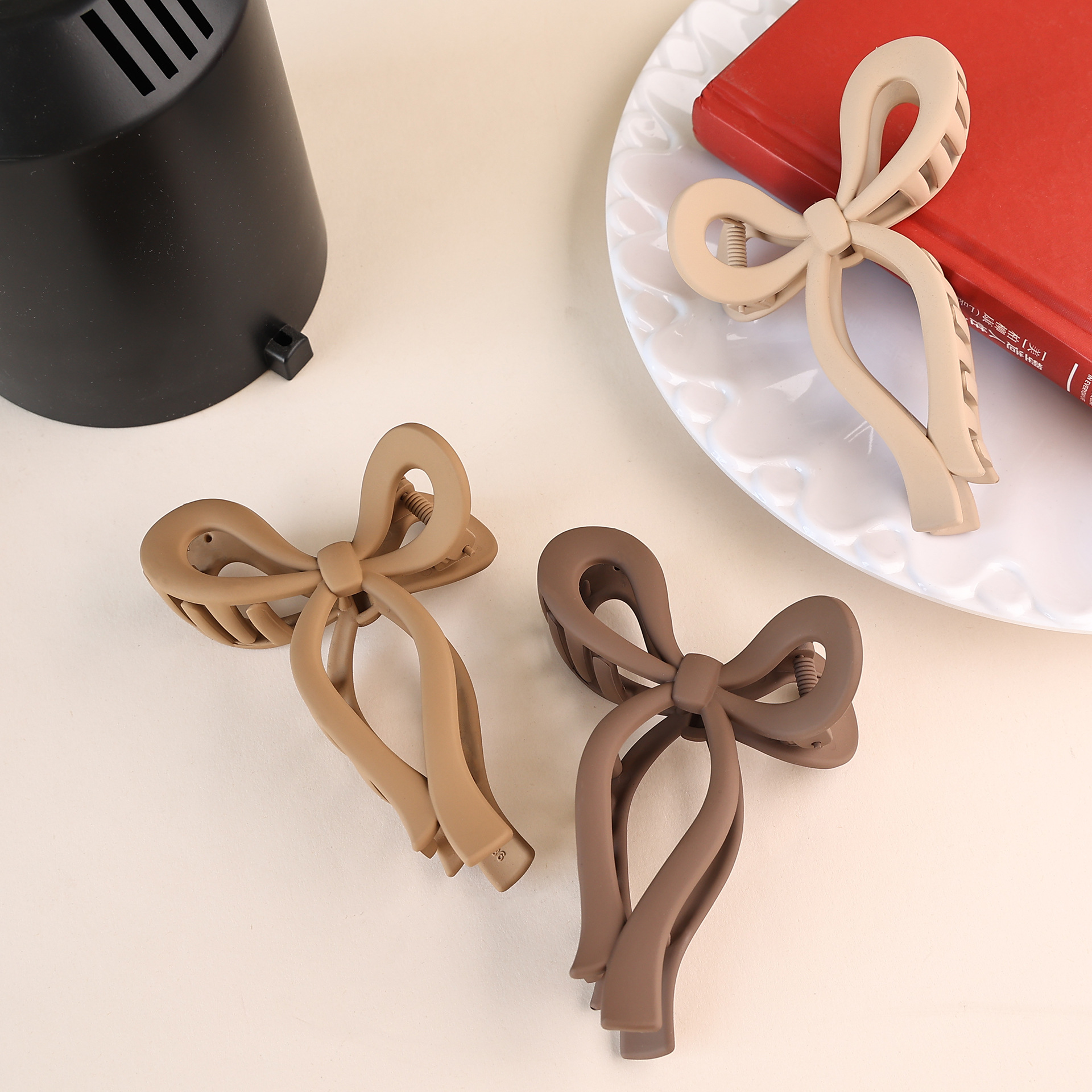 72g Weight Hair Claws Hair Accessories Type 1 Piece Quantity Casual, Holiday, Daily Occasion Plastic Material Bow Knot Pattern All Seasons Season Women's Gender Retro, Classic Style Style Retro Classic Style Women's Bow Knot Plastic Hair Claws 5
