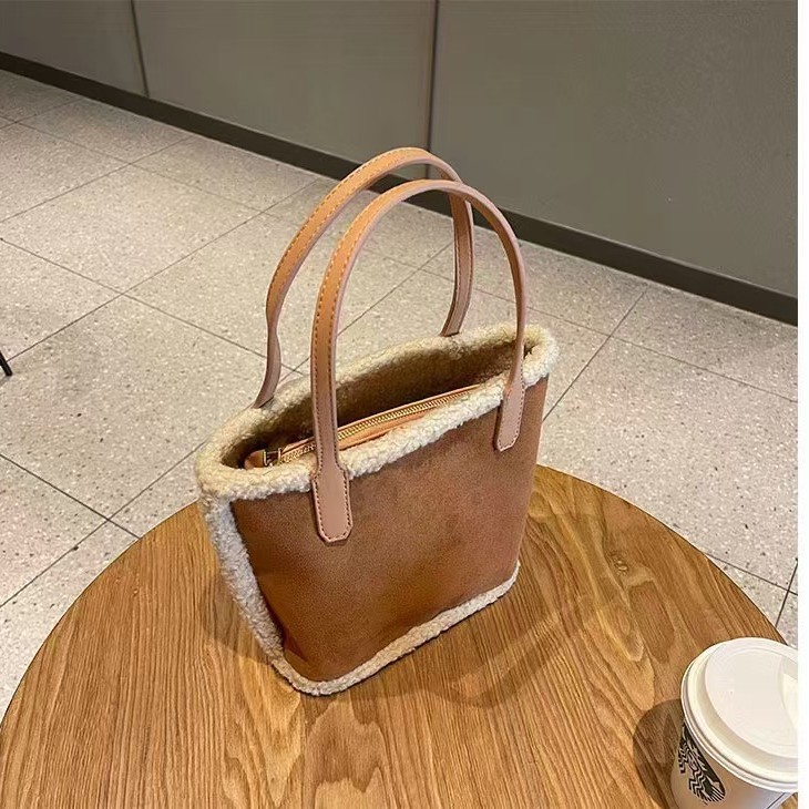 Autumn and Winter New Plush Bag Large Capacity Women's Bag Suede Frosted Handbag Lamb Wool Tote Bag Bucket Mother Bag