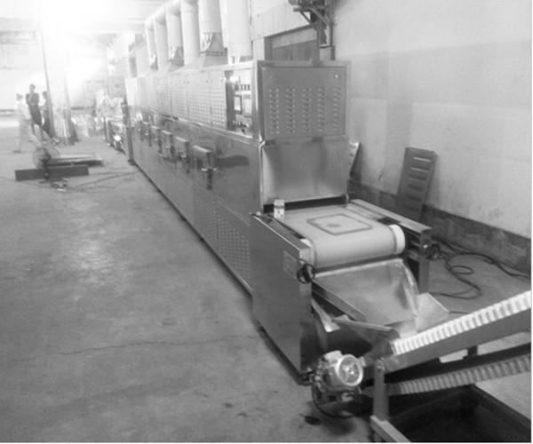 20kw黄花菜微波杀青机 隧道式花卉提香固色设备