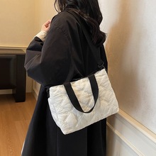 休闲大容量通勤包女新款棉服包时尚托特包菱格车缝线单肩斜挎包