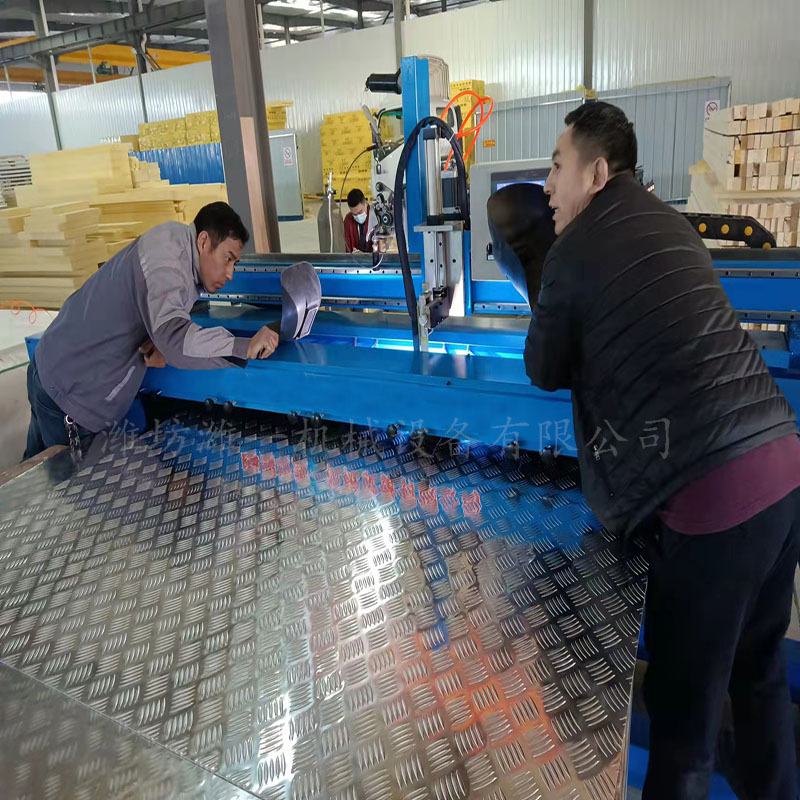 供应自动直缝焊机不锈钢成型直缝焊接设备氩弧焊平板对接