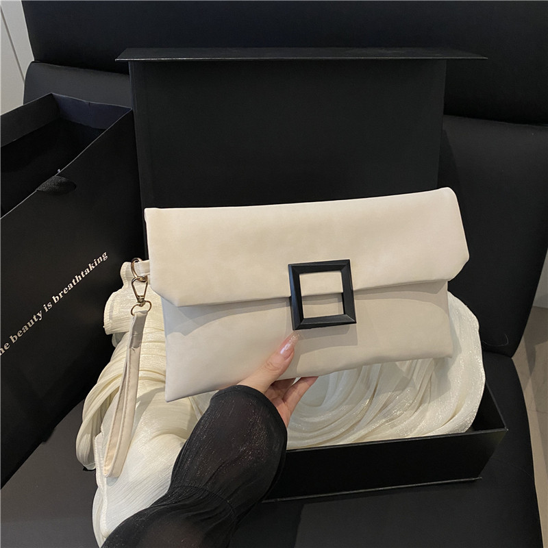 Moda francesa de moda bolso de brazo para mujeres 2025 verano nueva textura simple bolso de hombro pequeño