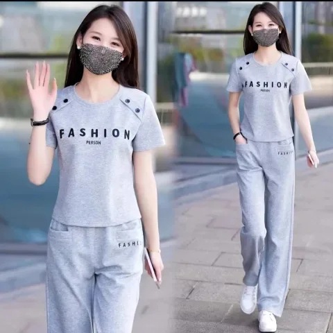 루즈한 라운드넥 반팔 스트레이트 팬츠 투피스 세트 2025 여름 젊고 스타일리시한 다용도 연령 감소 운동복 슈트