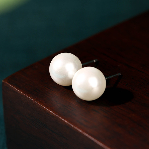 Kuaishou live broadcast hot sale French vintage retro shell pearl earrings small fresh and simple ear piercing