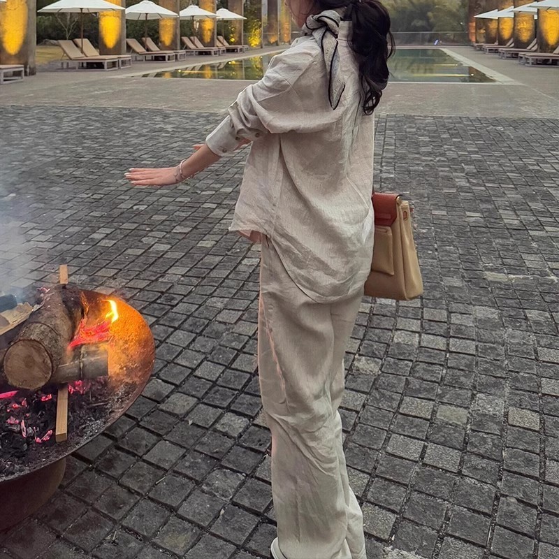 古いお金の風の亜麻のシャツのスーツの女性の2025夏の新型のシンプルな気質の軽くてゆったりしている日焼け止めのシャツの2つのセット|undefined