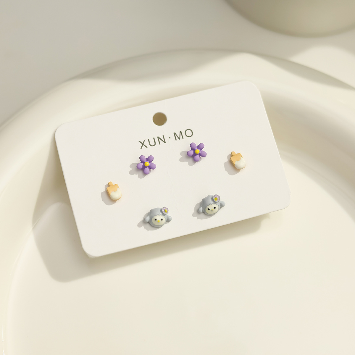 Juego de pendientes de aguja plateados, sencillos y compactos para mujer, pendientes geométricos en forma de corazón, bonitos, dulces y versátiles, venta al por mayor para puestos de mercado