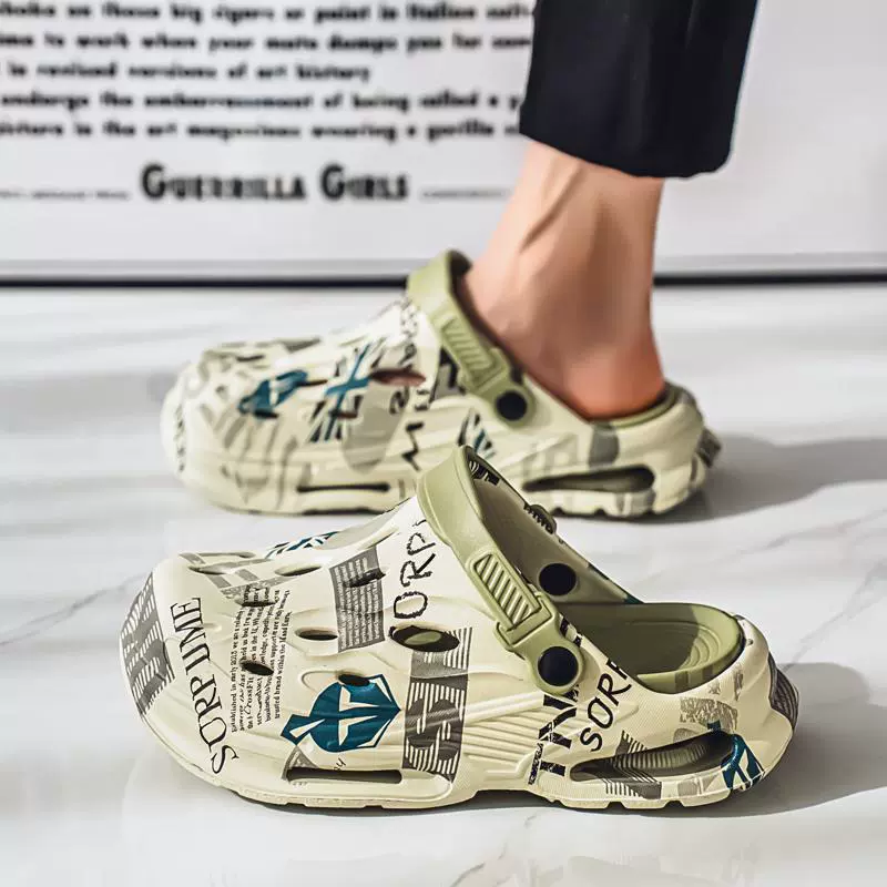 2025 новых летних закрытых тапочек для мужчин, двусторонняя носка, нескользящие сандалии с широким носком, удобные пляжные сабо для мужчин.