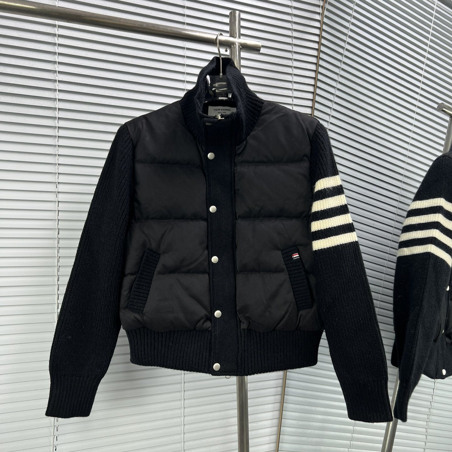 고품질 가을 겨울 4줄 스트라이프 긴팔 스탠드 칼라 버튼 가디건 여성용 다운 재킷