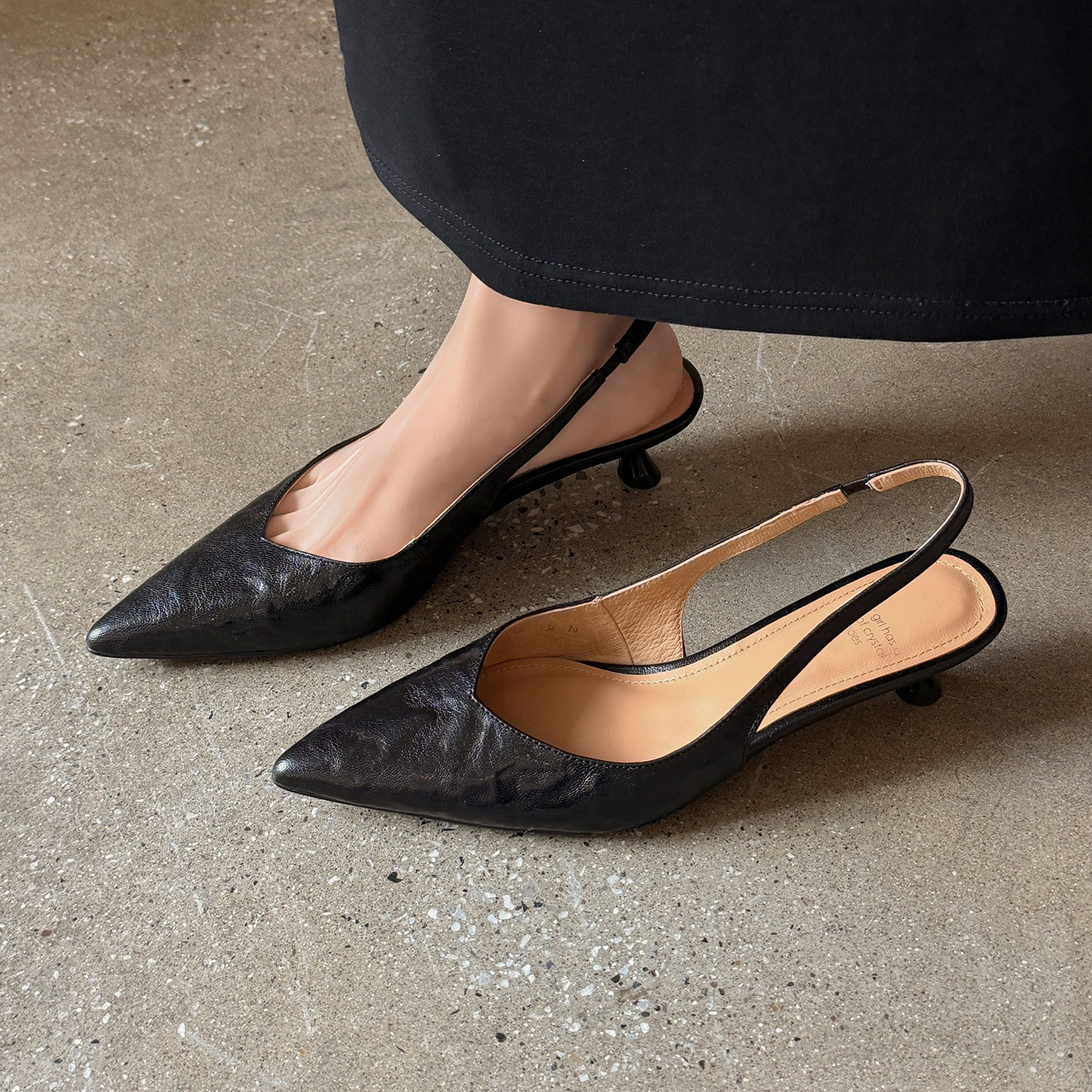 Sandal cao gót nữ mũi nhọn quai hậu dây khóa, gót 9 cm — màu nâu