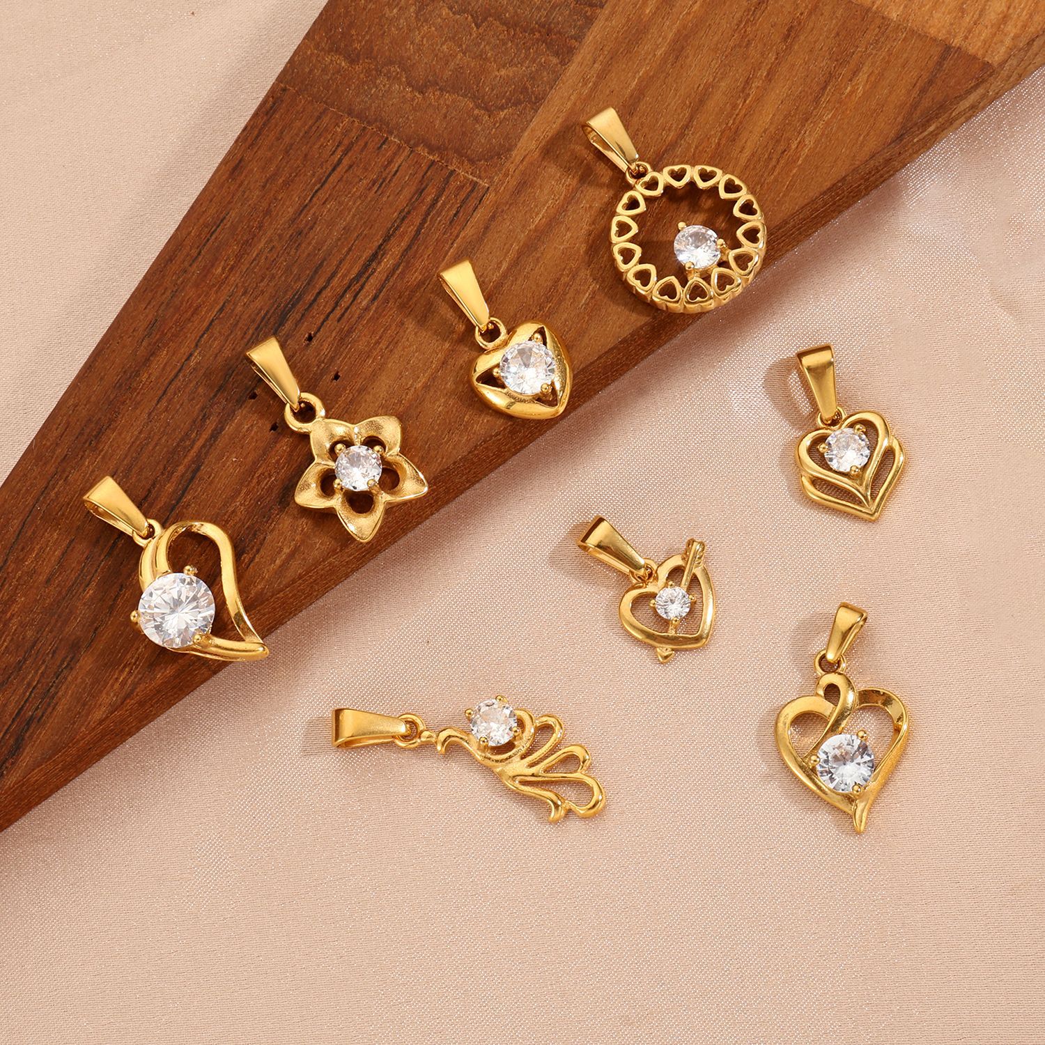 Pendant with zircon stainless steel