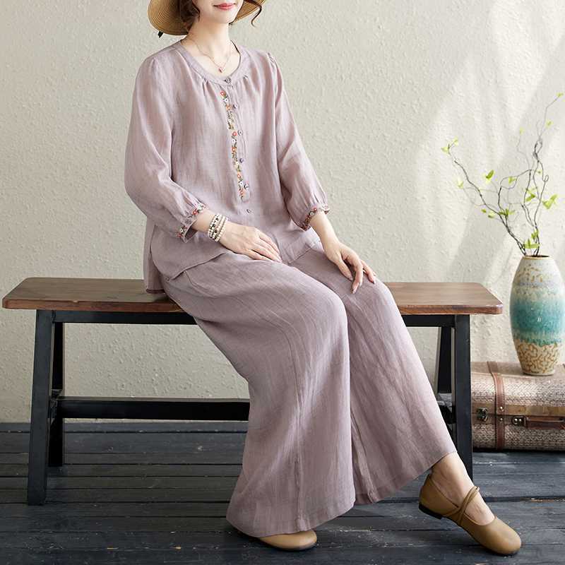 Completo estivo alla moda 2024 in stile cinese con camicia ricamata e pantaloni larghi, modello due pezzi._voghion.com
