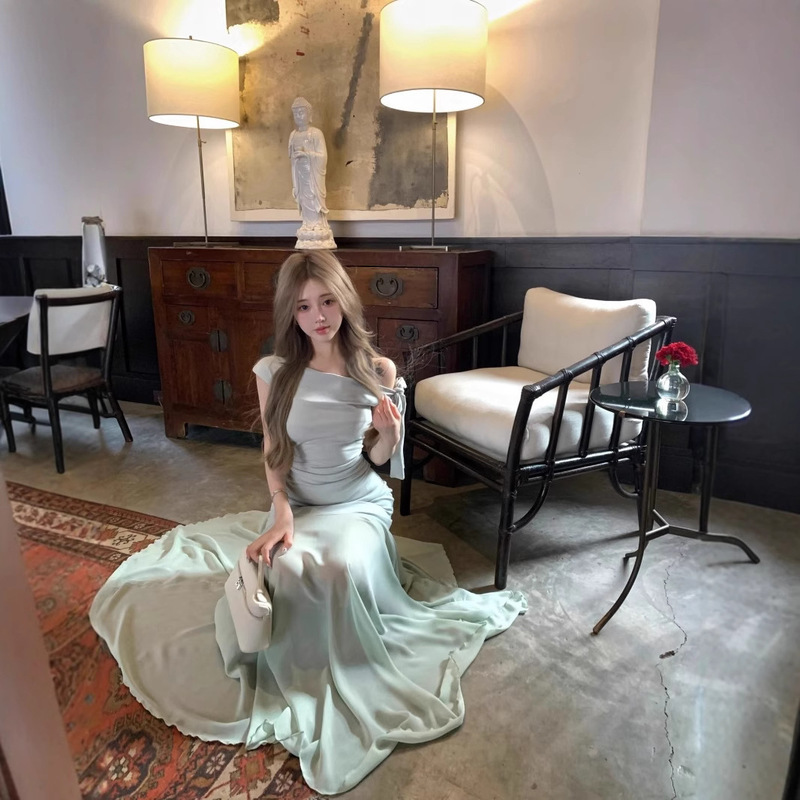 ピュアセクシースタイルフレンチグリーンワンショルダーオフショルダーニットドレス女性用海辺休暇ウエスト気質ロングスカート|undefined