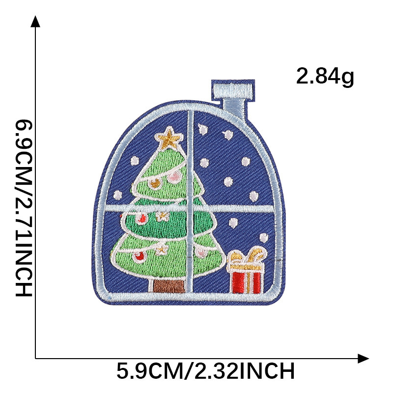つのクールなオリジナルの刺繍の服の付属品の刺繍はクリスマスシリーズの漫画のパッチのバッジの布を貼って雪だるまの布を貼って貼ります。|undefined