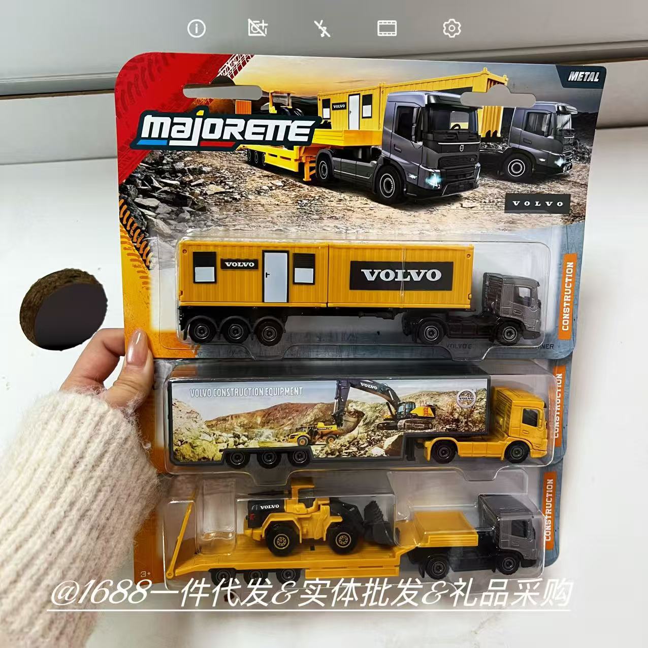 Volvo Alloy Transporter Container Low-Bed Trailer Male Collectible Toy