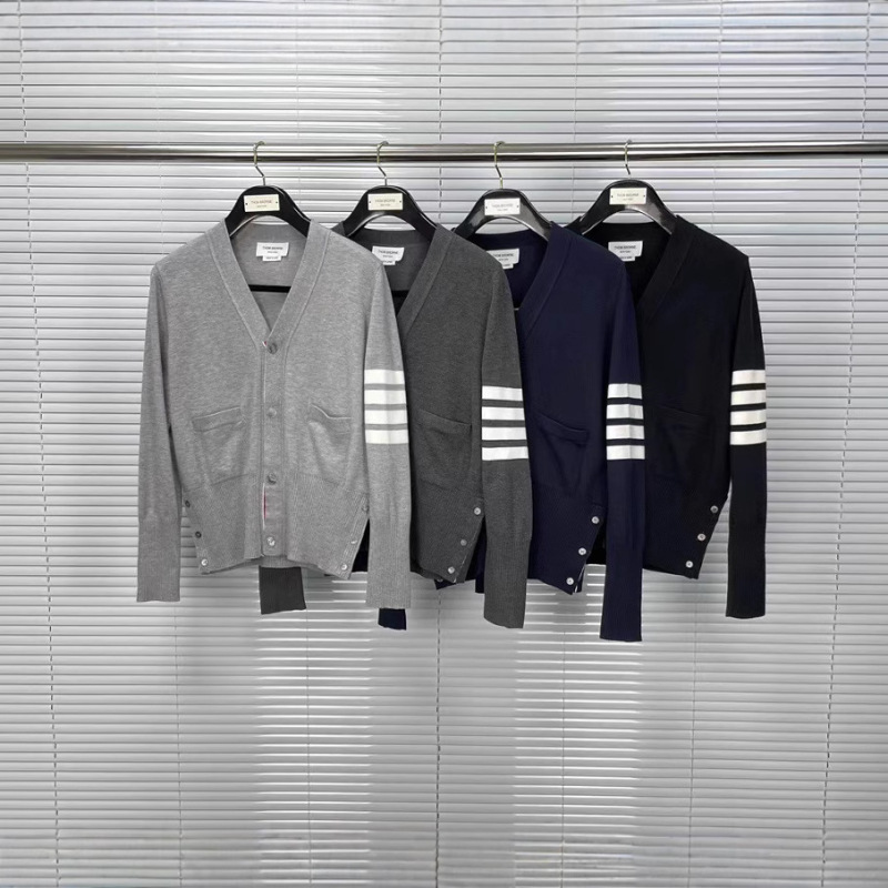 Factory Direct sales autumn and winter New TB knitted cardigan men's and women's same ins popular brand outdoor wear long sleeve V-neck Factory Direct sales autumn and winter New TB knitted cardigan men's and women's same ins popular brand outdoor wear long sleeve V-neck