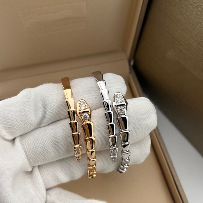 High-End Spring Bv Snake-Shaped Bracelet for Women, Plated with 18K Thick Gold, Niche Light Luxury Style, Open Snake Bone Bracelet, Factory Wholesale
