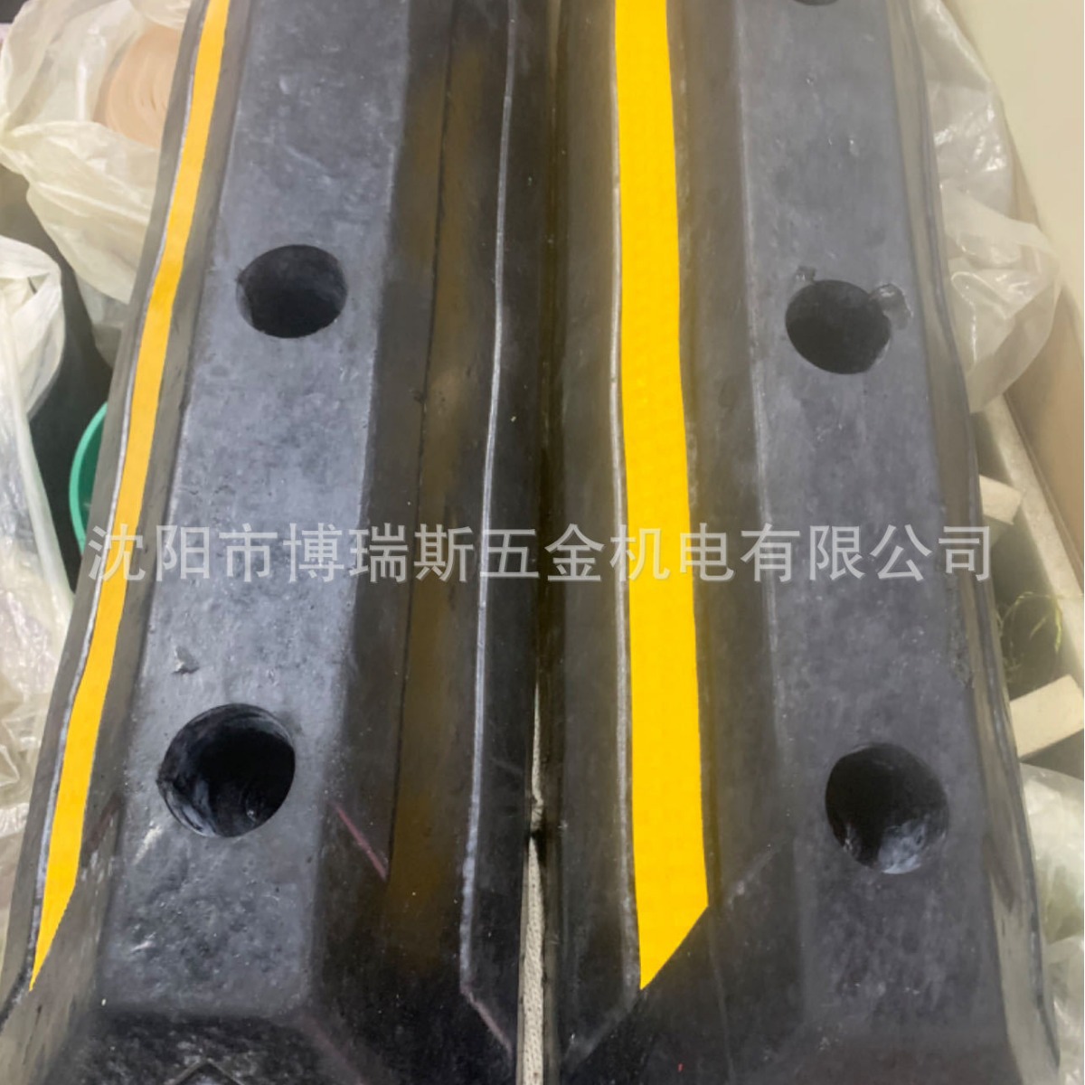 停车位挡车器  橡胶限位器